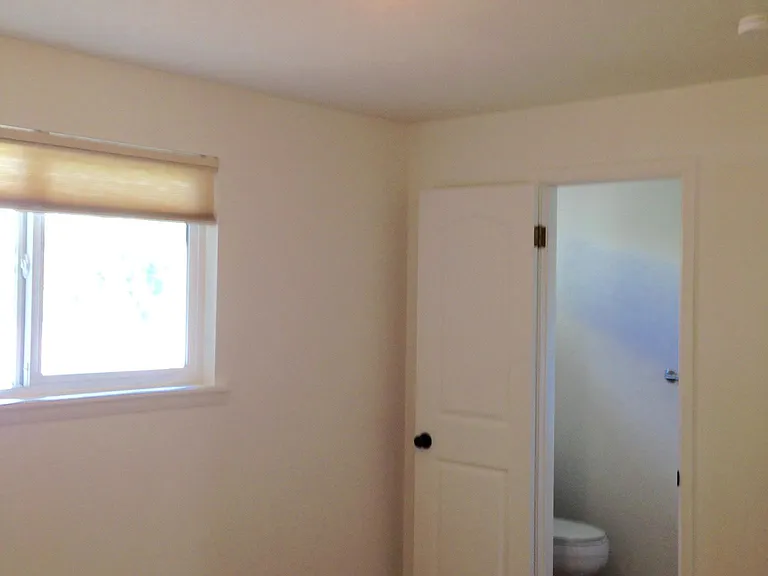 945 Grape Ave — Photo 8