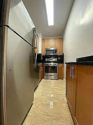2nd image of 250 E 63rd St #501