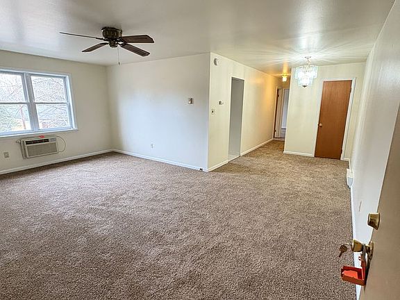 3rd image of 404 Woodcliff Ave #1-201
