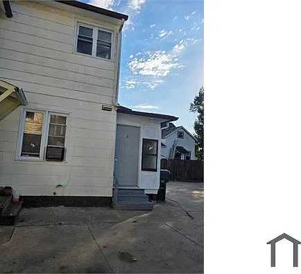 2 bed, 700 sqft, $900 — Photo 2