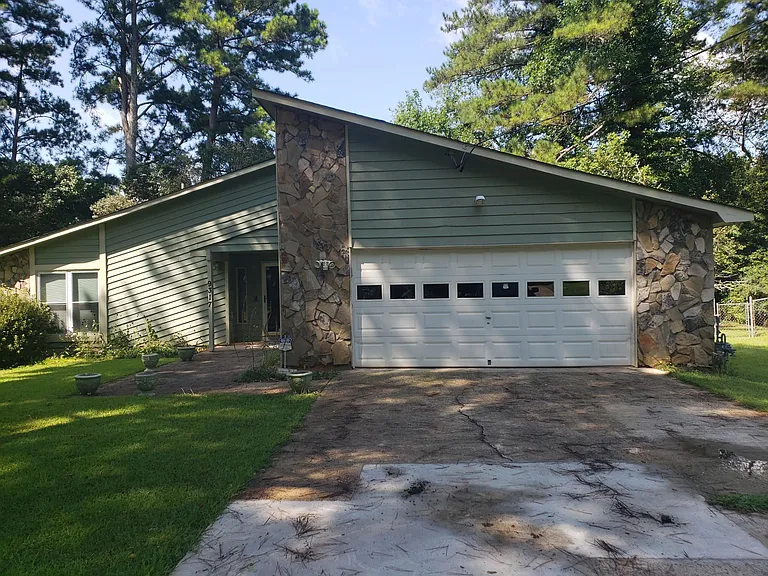 9317 Woodknoll Ln — Photo 2
