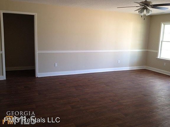 4th image of 9031 Whispering Pines Blvd