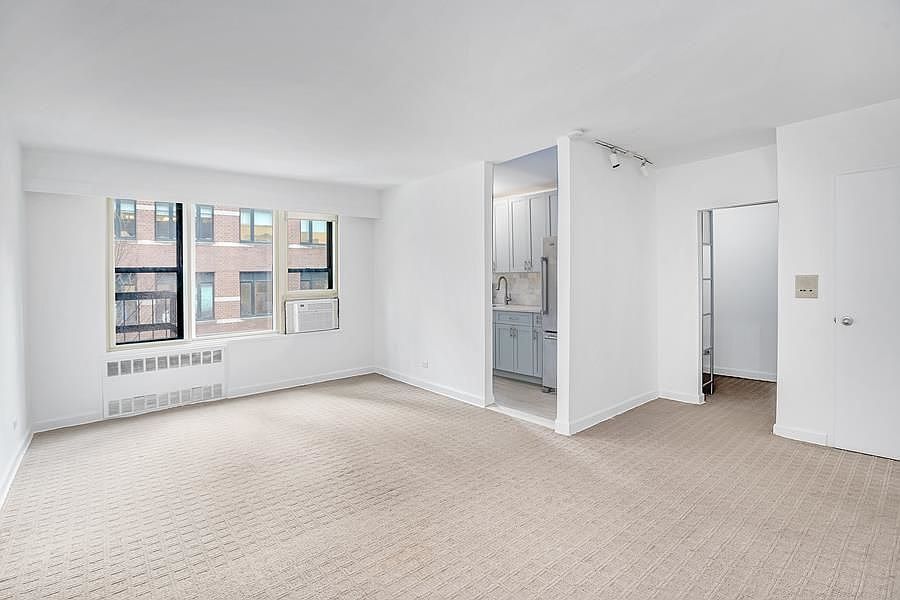 1st image of 400 W 58th St APT 3B