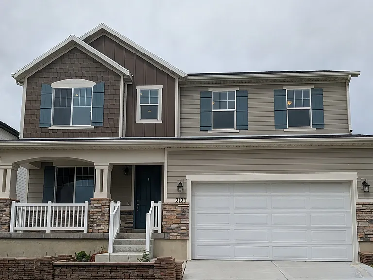 2123 N Wallflower Dr — Photo 2