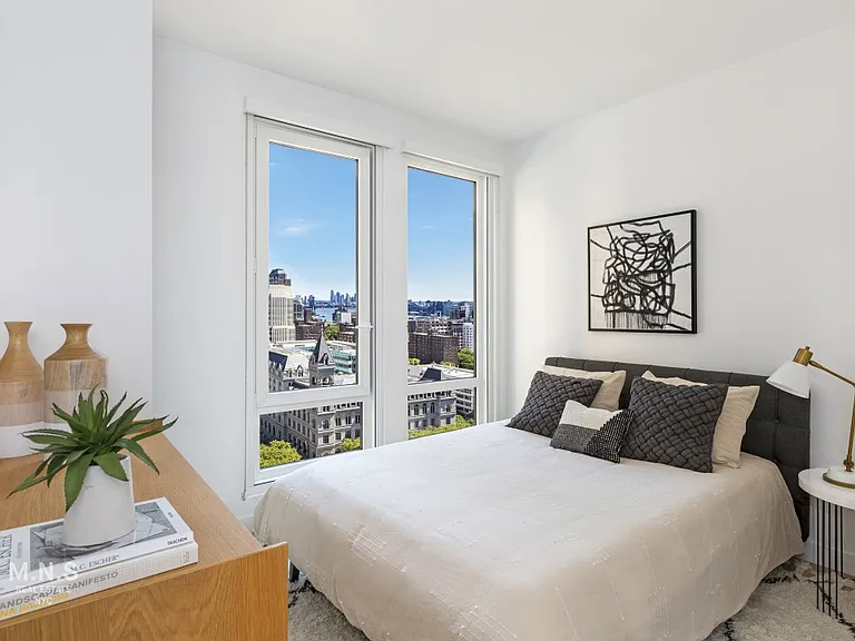 200 Montague St #13G — Photo 8