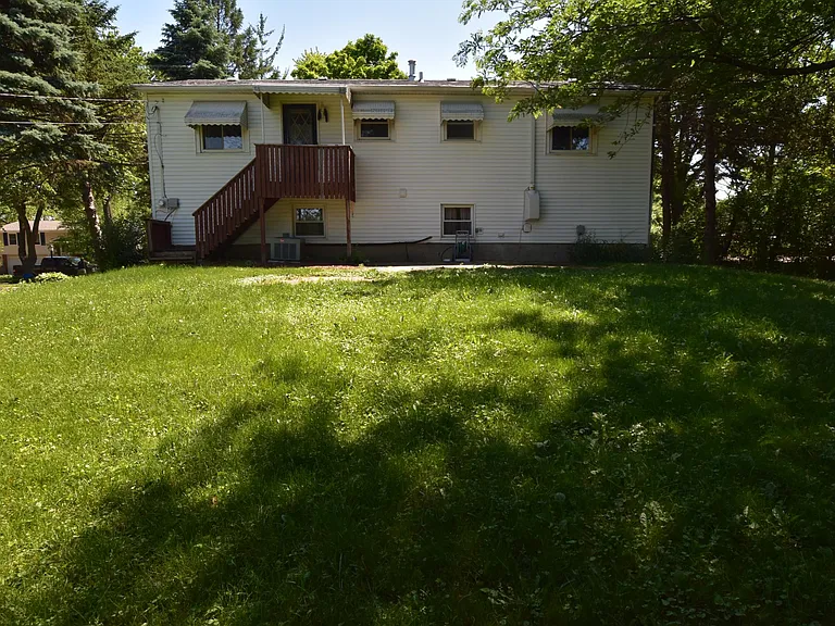 7852 Sprucewood Ave — Photo 44