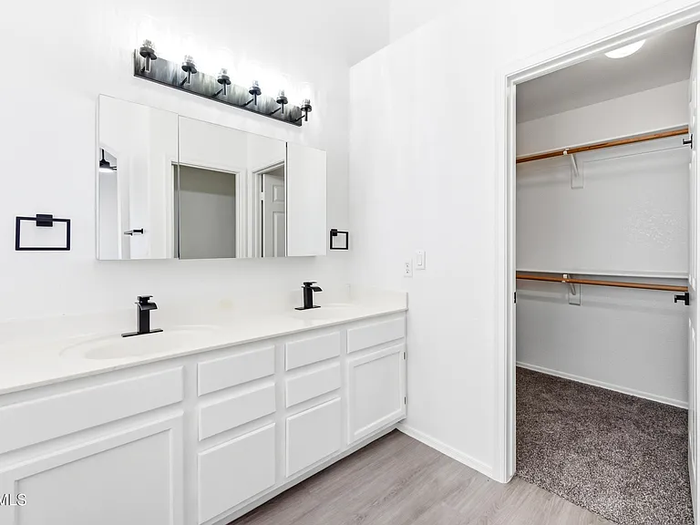1540 E San Remo Ave — Photo 19