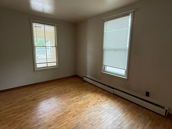 3rd image of 849 Prospect Ave