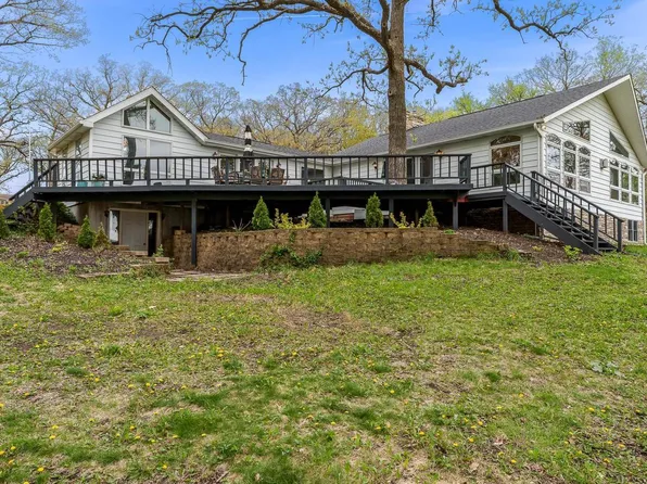 2227 South Pow Wow Trail, Beloit, WI 53511