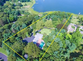 98 Old Field Rd, Setauket, NY 11733