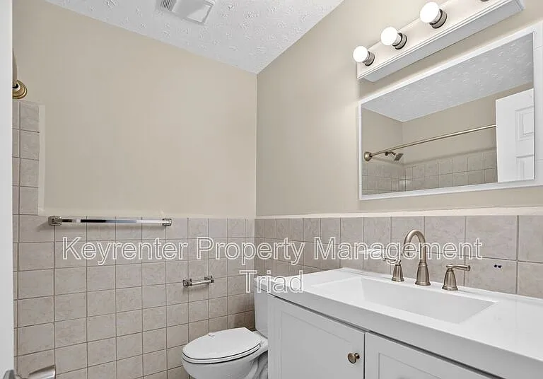 5108 Lakeshore Ct — Photo 18