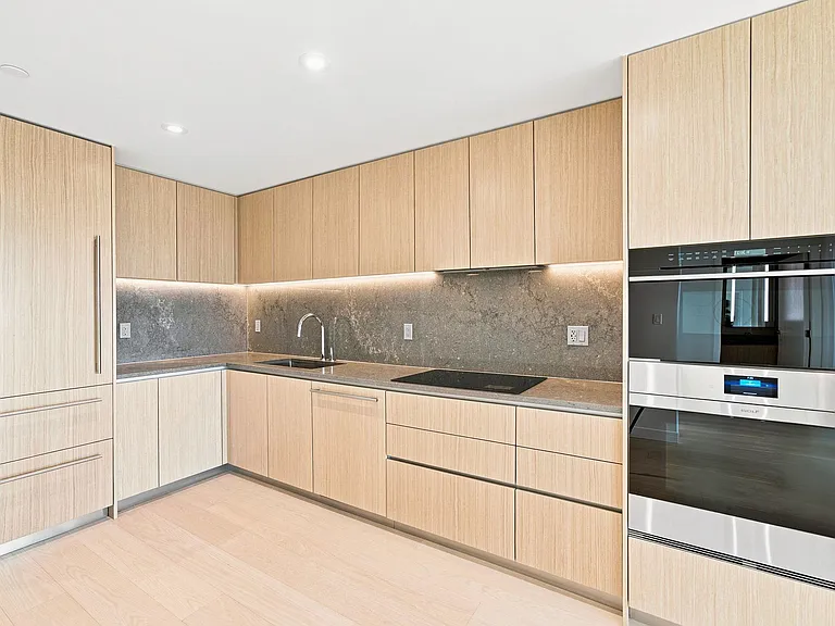 785 Harbour Ave #301 — Photo 3