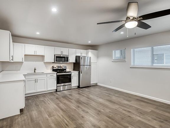 3rd image of 5010 San Jacinto St APT 105