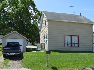 216 E I St, Forest City, IA 50436