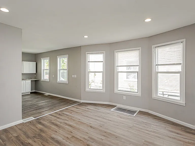 315 Eastern Ave — Photo 10