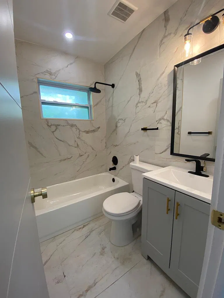 1542 SW 5th St — Photo 3