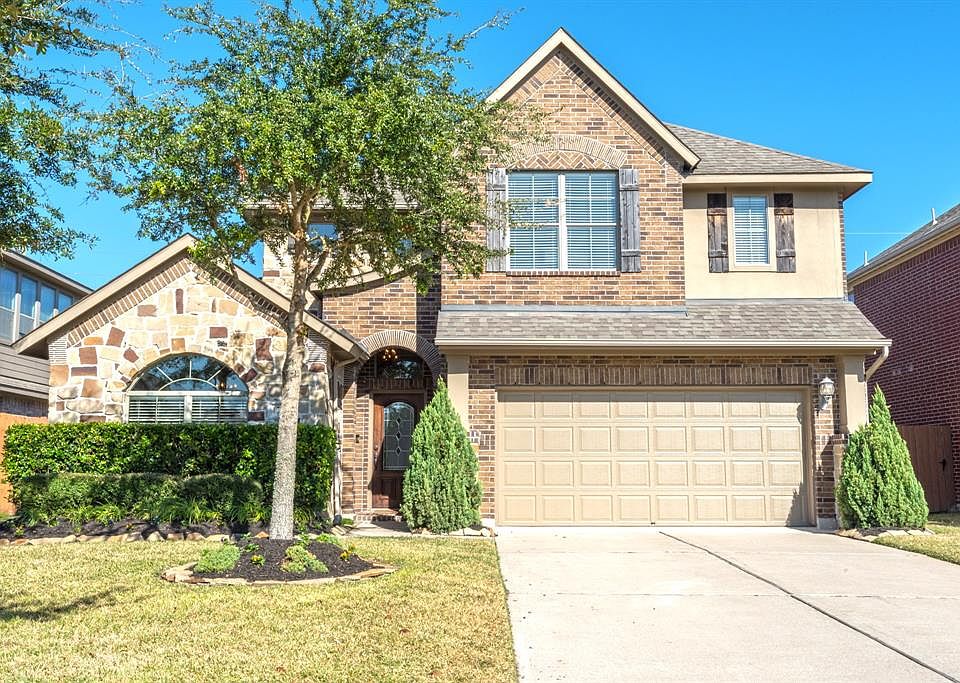 1st image of 17426 Woodfalls Ln
