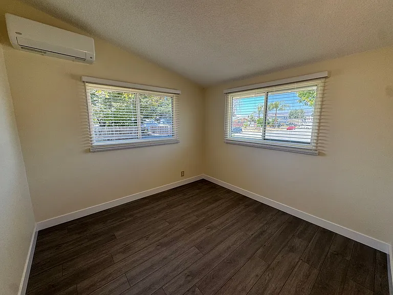 760 Dennis Ave — Photo 6