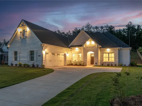 2271 Cannongate Dr, Opelika, AL 36801