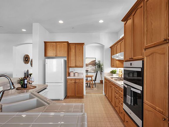2nd image of 3851 Park Dr