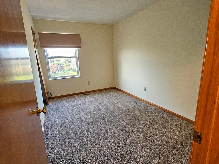 4466 Edgarton Dr — Photo 17
