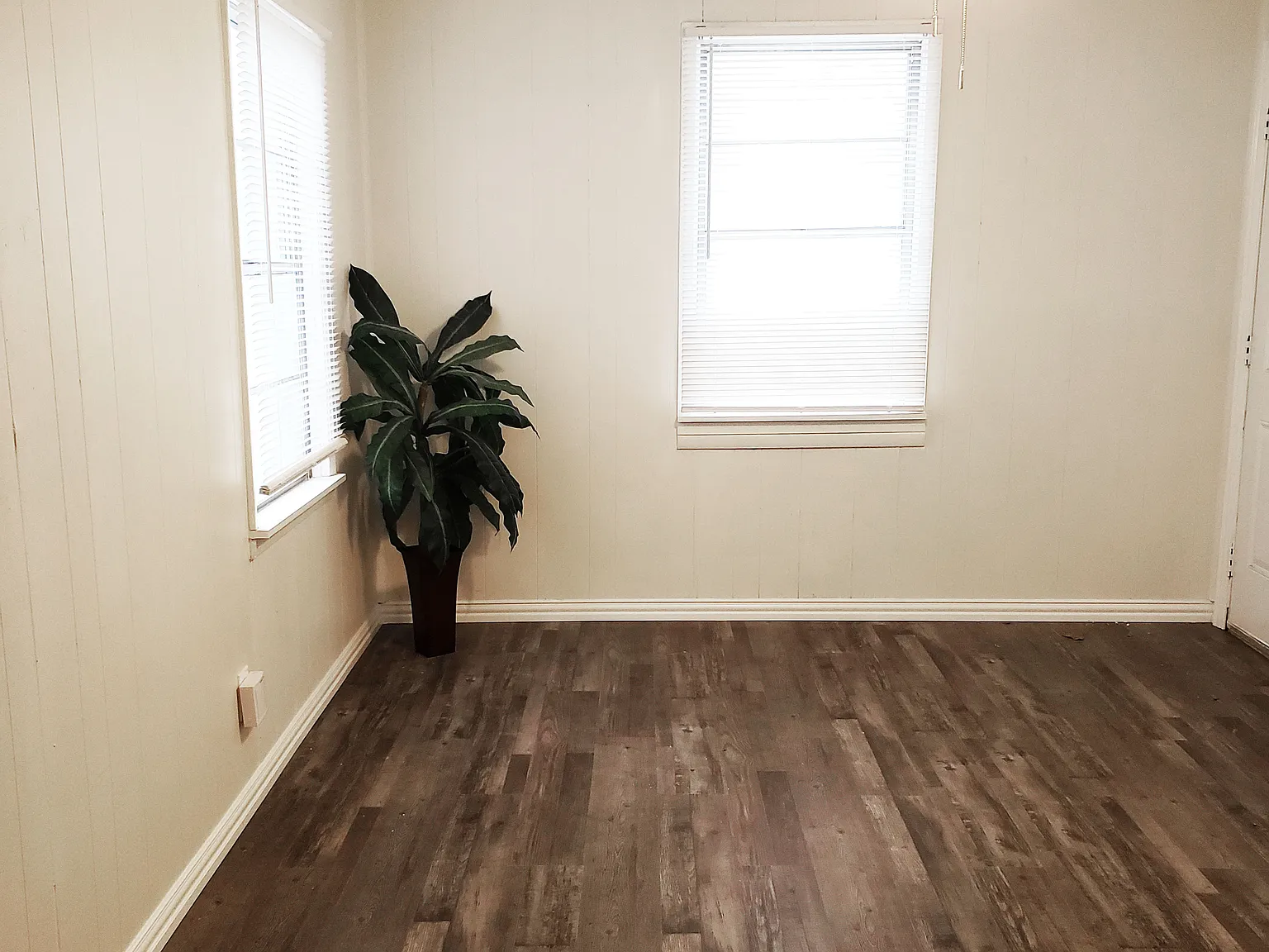 Studio, 370 sqft, $900 — Photo 2