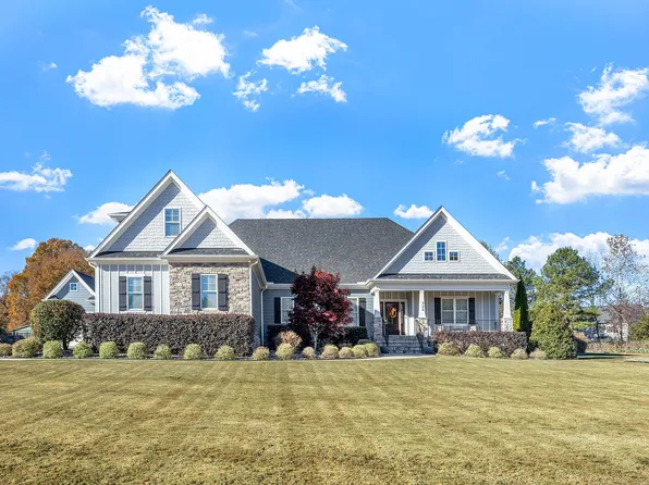724 Castaway Ct, Holly Springs, NC 27540