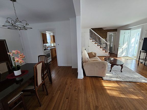 4th image of 6738 N Drake Ave