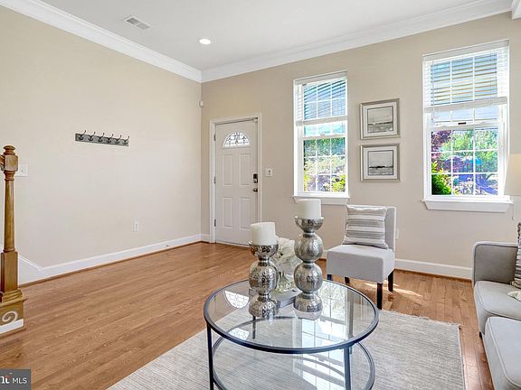 5th image of 6 E Reed Ave