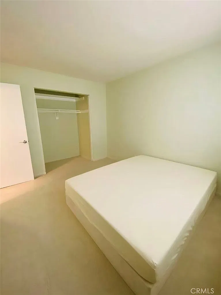 4 bed, 1704 sqft, $4,300 — Photo 3