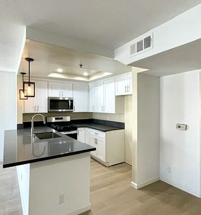 4th image of 420 S Harvard Blvd APT 301
