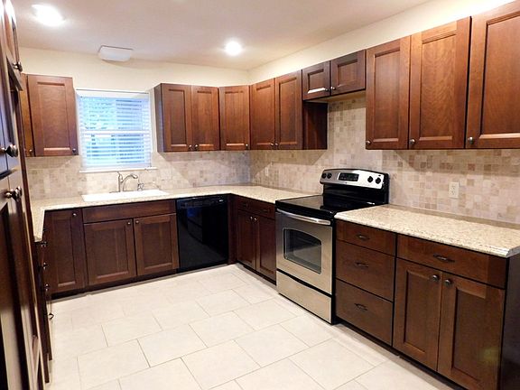 2nd image of 2818 Canyon Creek Dr