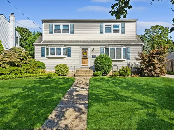 2140 Erma Drive, East Meadow, NY 11554