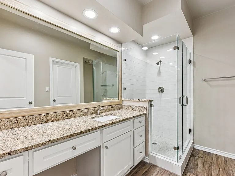 Waters Edge Apartment Homes — Photo 112