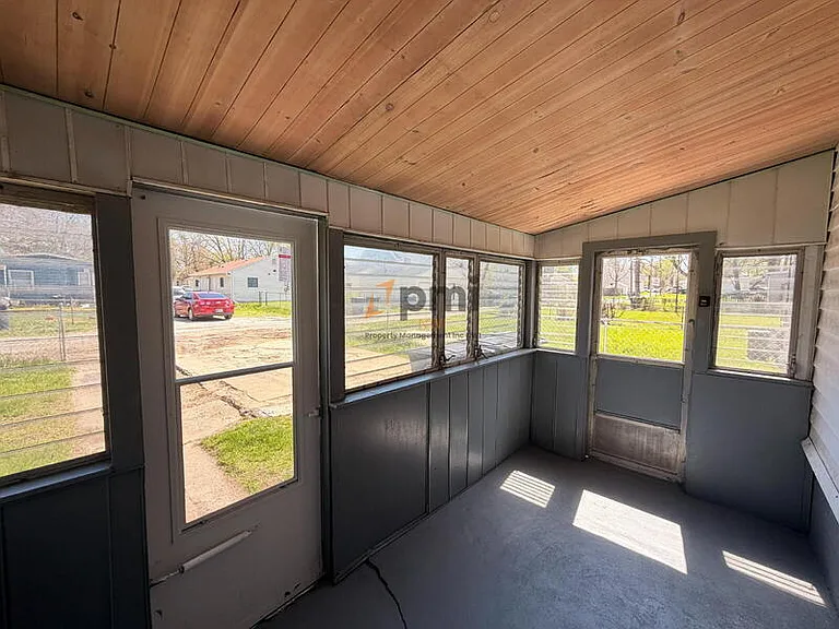 215 N Woodland Ave — Photo 13