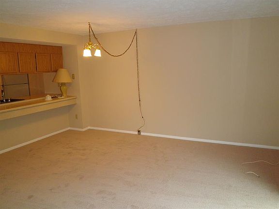 3rd image of 10181 E Dedham Dr