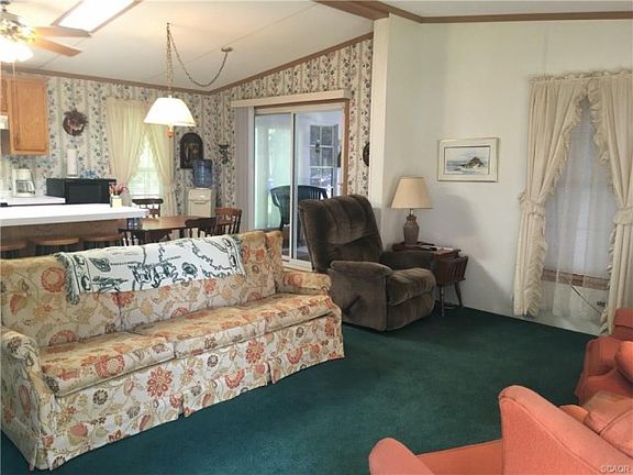 5th image of 37029 Carolina Dr
