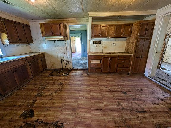 4th image of 615 Mercer Ave