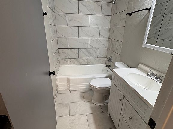 3rd image of 1106 N Pesotum Ave
