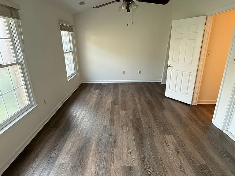 5506 Whitley Park Ter — Photo 17
