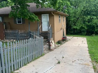 5621 NE 51st St, Kansas City, MO 64119