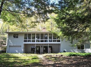 1543 Peninsula Dr, Central City, PA 15926