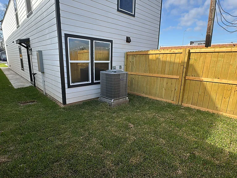 5719 Polly St #B — Photo 9