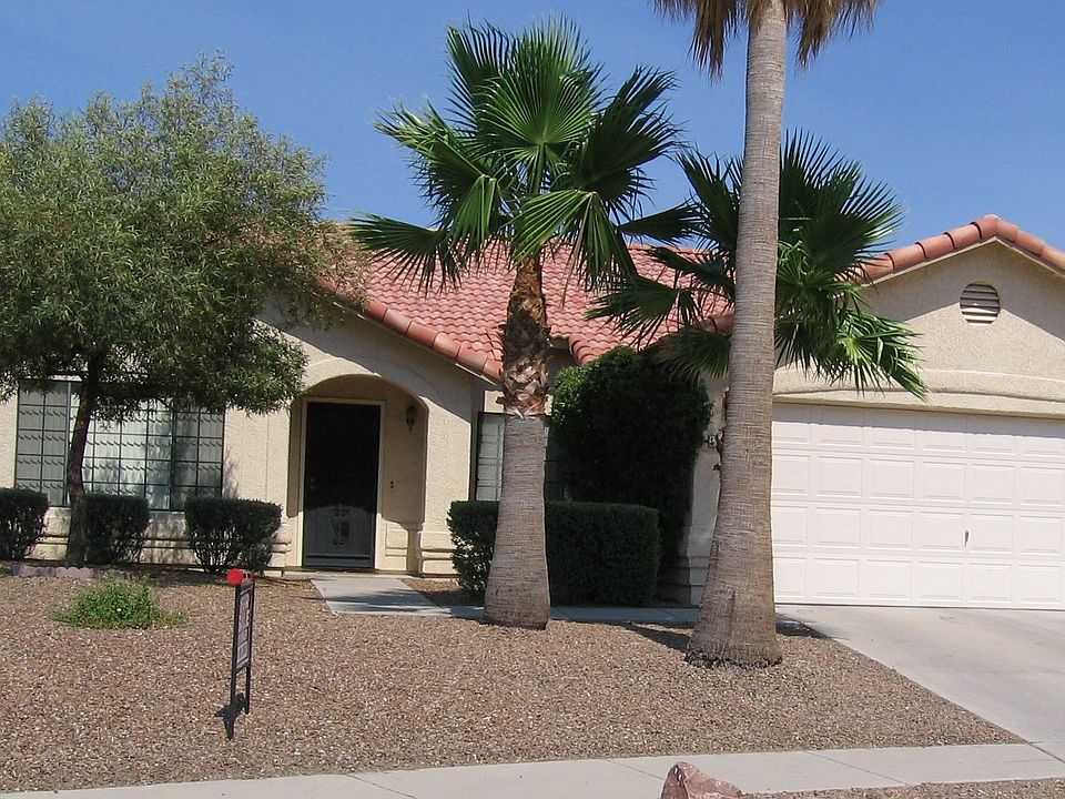 1st image of 1850 N Moorpark Pl
