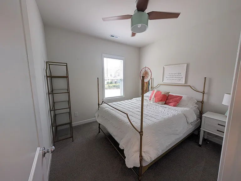 200 Bridge Point Dr — Photo 13
