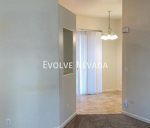 5th image of 2150 Divot Dr