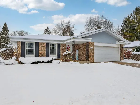 1120 Hemlock LANE, Waukesha, WI 53189