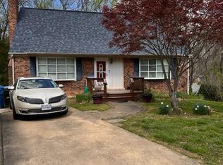 8504 Strand Ct, Springfield, VA 22151