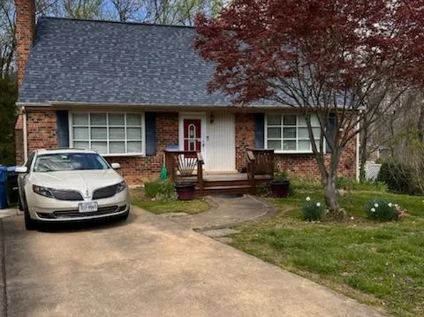 8504 Strand Ct, Springfield, VA 22151