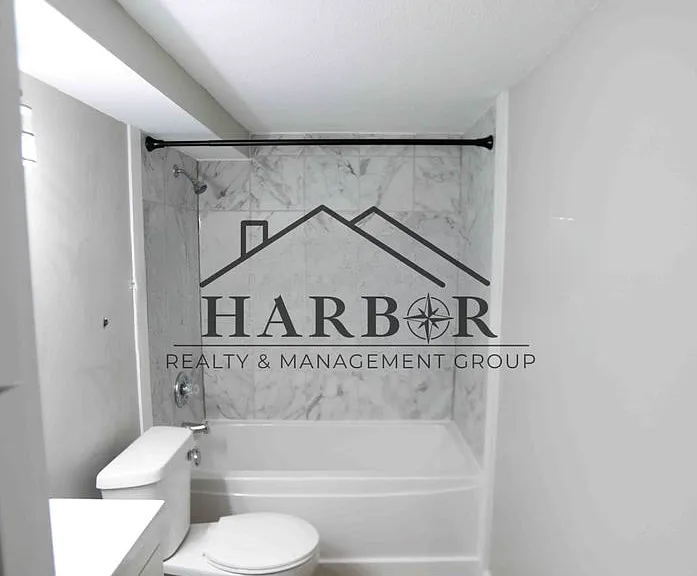 319 14th St SW-Move in Special! 1/2 off your first month of rent!! — Photo 5